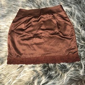 Skirt brown with lace trim